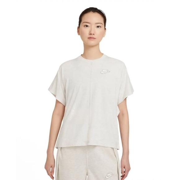 Nike Earth Day Short Sleeve Rainbow Selvedge Dolman T-Shirt - Picture 3 of 13